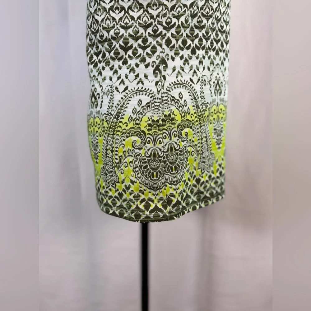 Athleta Sleeveless Top with Blue, Green Patterned size M